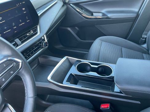 Used 2025 Chevrolet Equinox LT image 40