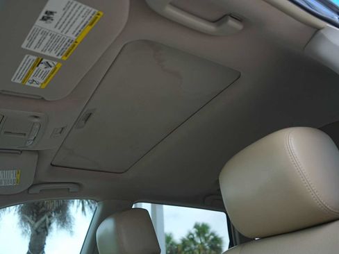 Used 2013 Nissan Pathfinder Platinum w/ Platinum Premium Pkg FWD image 25