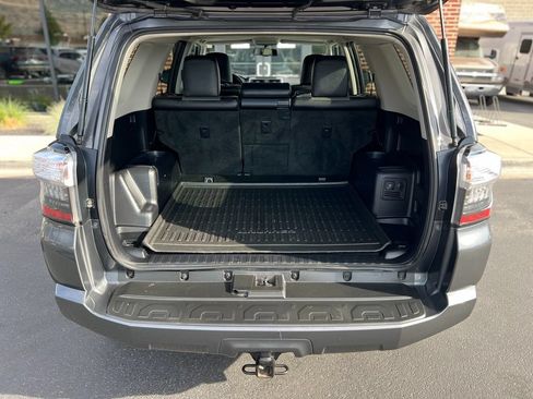 Used 2018 Toyota 4Runner SR5 Premium AWD/4WD image 31
