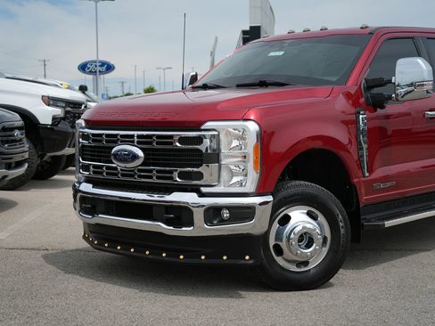 Used 2023 Ford F350 XLT w/ 360-Degree Camera Package AWD/4WD image 2