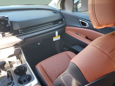 New 2026 Kia Carnival EX FWD image 11