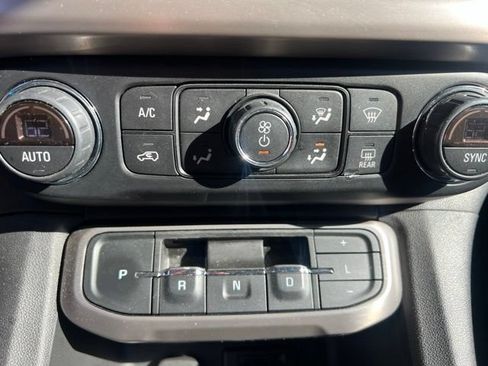 Used 2020 GMC Acadia Denali w/ Technology Package FWD image 30