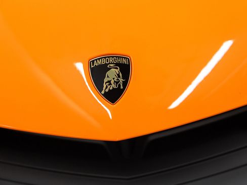 Used 2026 Lamborghini Revuelto image 23