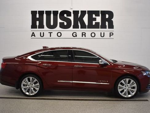 Used 2017 Chevrolet Impala Premier w/ Enhanced Convenience Package FWD image 2