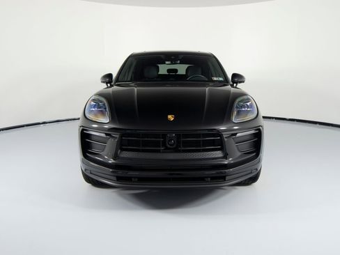 Certified 2025 Porsche Macan image 13