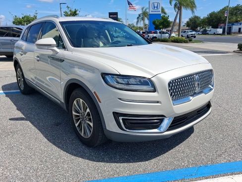 Used 2020 Lincoln Nautilus FWD w/ Equipment Group 101A image 3