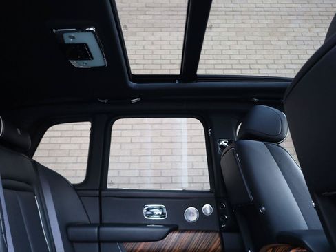 Used 2019 Rolls-Royce Cullinan AWD/4WD image 32