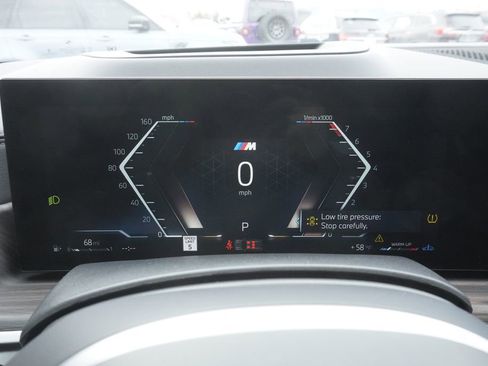 Used 2024 BMW X7 xDrive40i w/ M Sport Package image 11