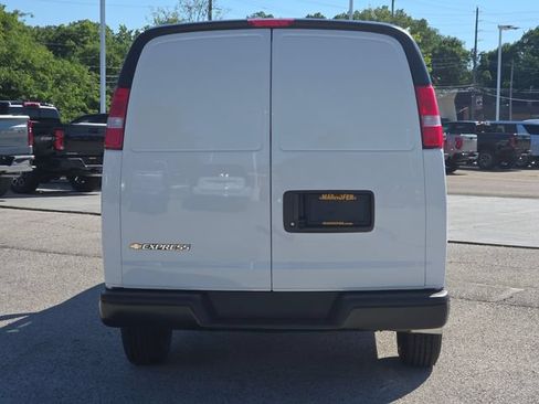 New 2026 Chevrolet Express 2500 w/ Driver Convenience Package RWD image 11