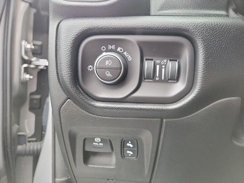 Used 2019 RAM 1500 Laramie w/ Sport Appearance Package image 18