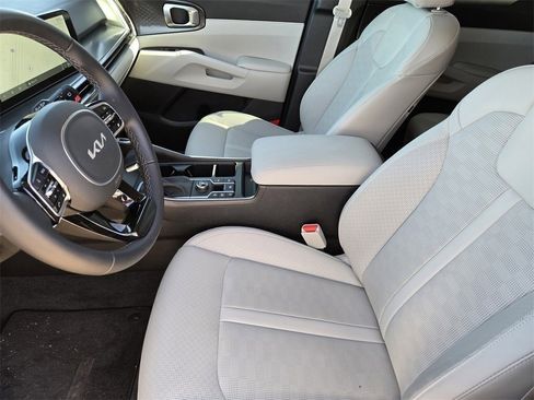 New 2025 Kia Sorento S image 10