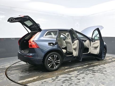 Used 2019 Volvo XC60 T6 Momentum w/ Advanced Package image 42