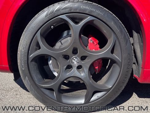 Used 2022 Alfa Romeo Stelvio Veloce image 8