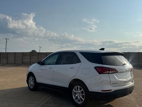 Used 2023 Chevrolet Equinox LS w/ LS Convenience Package FWD image 15
