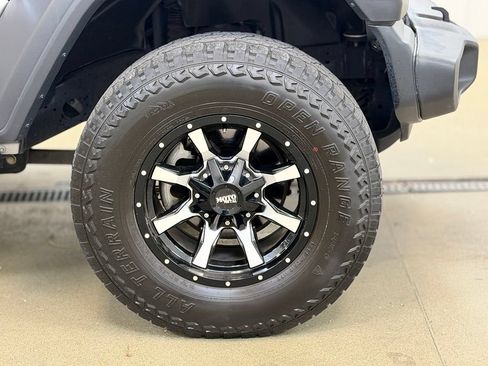 Used 2018 Jeep Wrangler Unlimited Sport S AWD/4WD image 4