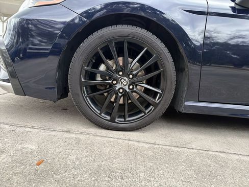 Used 2022 Toyota Camry XSE image 11