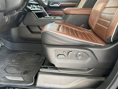 Certified 2024 GMC Sierra 3500 Denali Ultimate AWD/4WD image 19