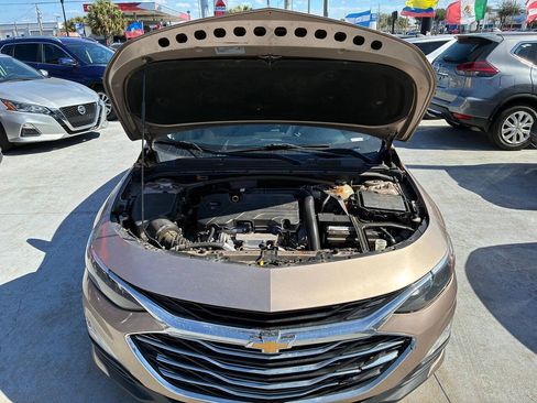 Used 2019 Chevrolet Malibu LT FWD image 15