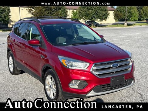 Used 2017 Ford Escape SE w/ Equipment Group 201A AWD/4WD image 1