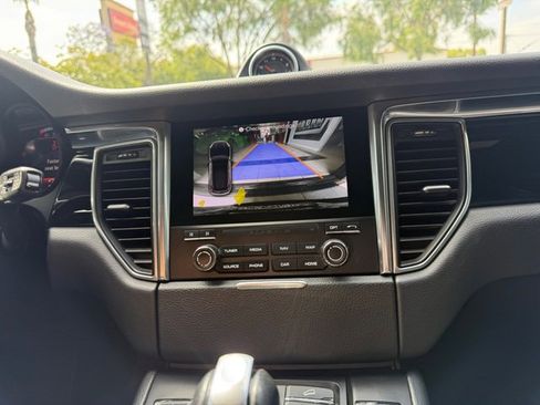 Used 2018 Porsche Macan AWD/4WD image 19