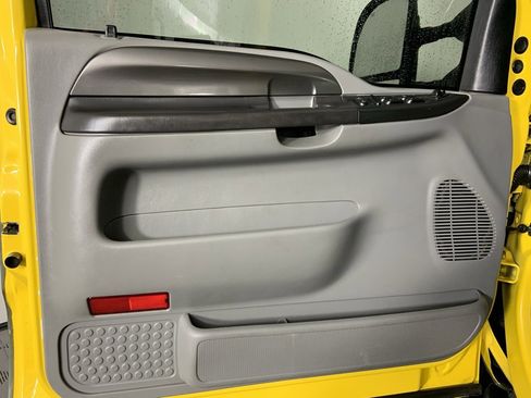 Used 2005 Ford F250 Lariat image 18