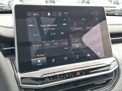 Used 2023 Jeep Compass Latitude w/ Sun and Sound Group image 17