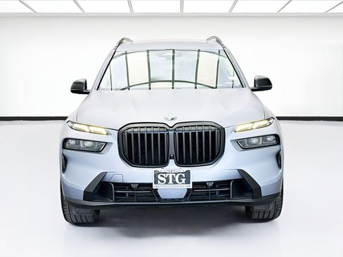 Used 2023 BMW X7 xDrive40i w/ Premium Package AWD/4WD image 2