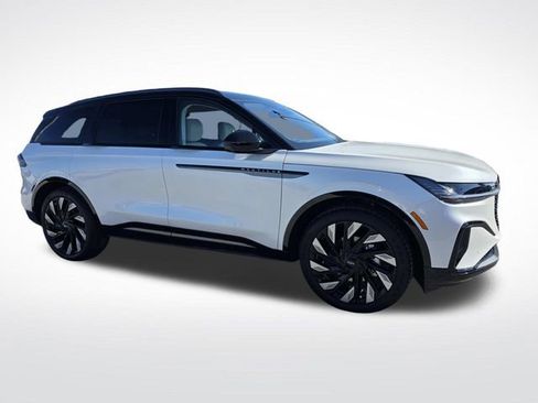 New 2026 Lincoln Nautilus Reserve w/ Jet Appearance Package image 1