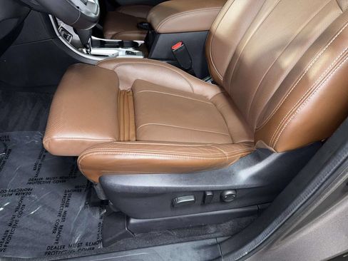 Used 2022 Subaru Ascent Touring AWD/4WD image 3