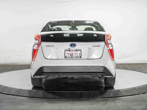 Certified 2017 Toyota Prius Two w/ Prius Two Safety Plus Package FWD image 6
