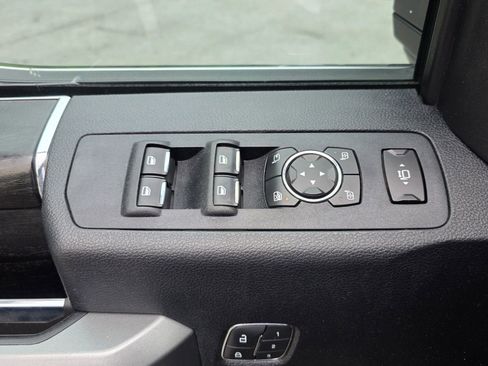 Used 2019 Ford F350 Platinum w/ Platinum Ultimate Package AWD/4WD image 27
