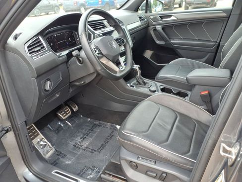 Used 2022 Volkswagen Tiguan SEL R-Line AWD/4WD image 11