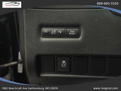 Used 2018 Nissan Murano SV AWD/4WD image 35