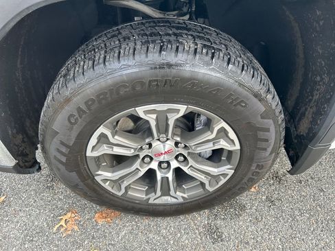 Used 2024 GMC Sierra 1500 SLT image 15