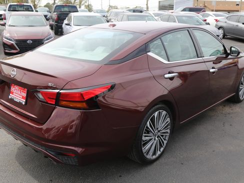 Used 2023 Nissan Altima 2.5 SL image 3