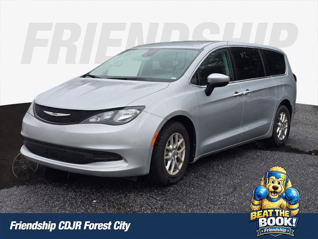 Used 2023 Chrysler Voyager LX FWD image 1