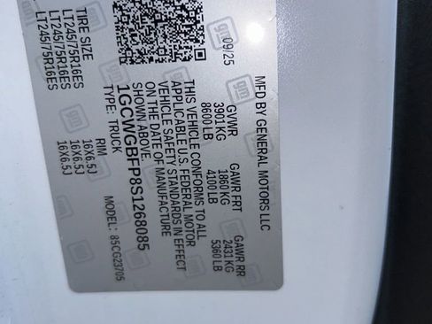 Used 2025 Chevrolet Express 2500 Extended w/ Driver Convenience Package image 7