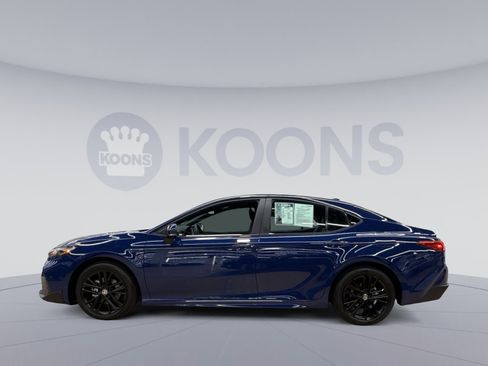 Used 2025 Toyota Camry SE AWD/4WD image 7