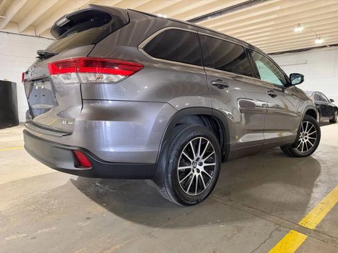 Used 2018 Toyota Highlander SE w/ Protection Package #3 AWD/4WD image 4