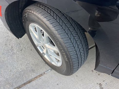 Used 2023 Chevrolet Equinox LT image 31