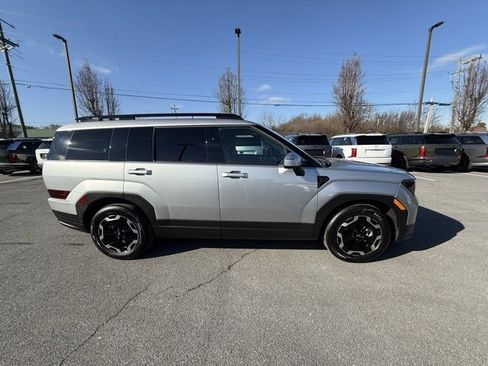 Used 2025 Hyundai Santa Fe SEL image 2