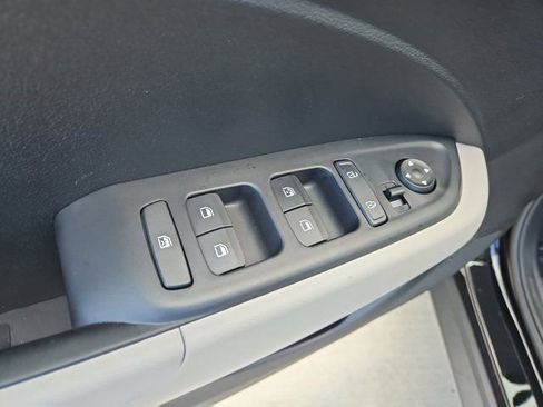 New 2025 Hyundai Venue SEL image 16