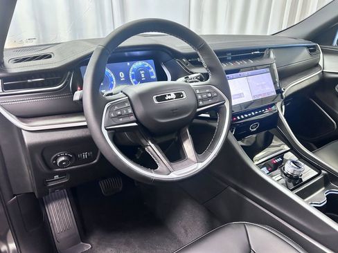 New 2026 Jeep Grand Cherokee Limited AWD/4WD image 2