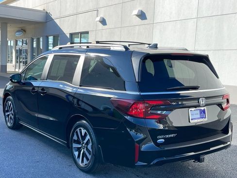 Certified 2025 Honda Odyssey EX-L image 4