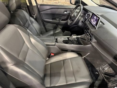 Certified 2025 Nissan Rogue SV w/ SV Premium Package FWD image 32