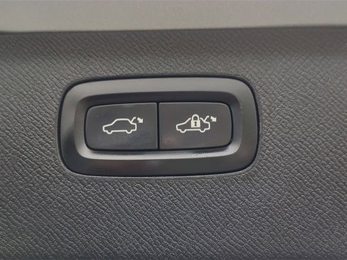 Used 2018 Volvo XC90 T6 R-Design w/ Convenience Package image 33