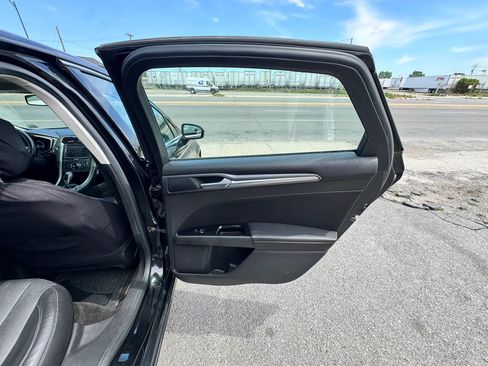 Used 2014 Ford Fusion Titanium FWD image 17
