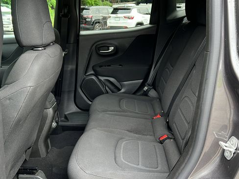 Certified 2021 Jeep Renegade Latitude image 22