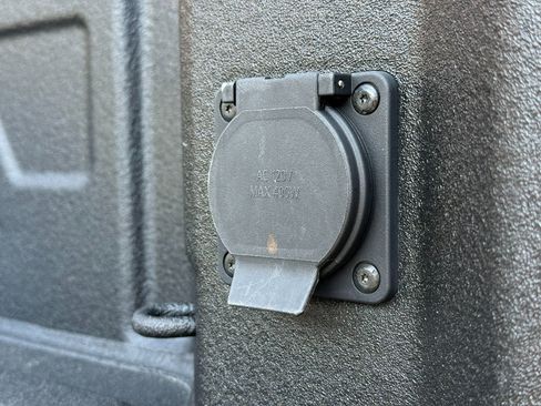 Used 2022 GMC Sierra 1500 AT4 w/ AT4 Premium Package image 10