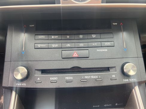 Used 2016 Lexus IS 200t image 17